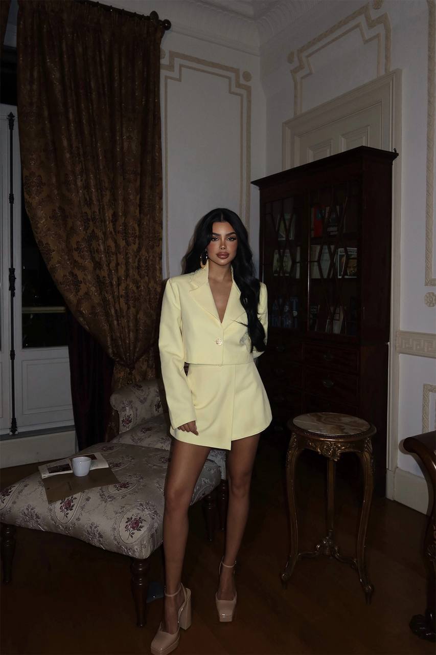Butter Yellow Hour Set